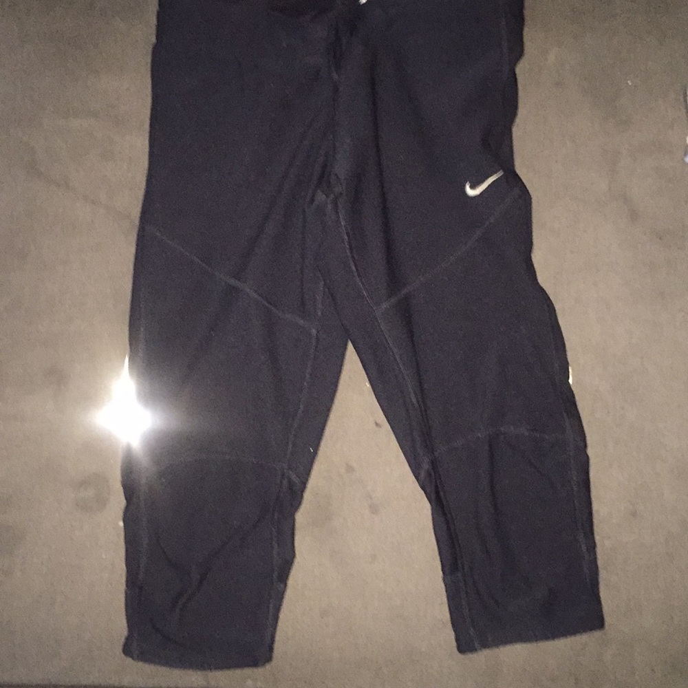 Nike yoga capris